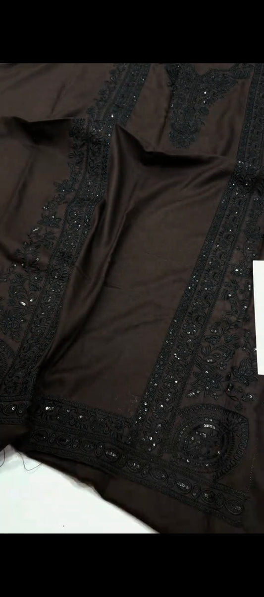 ✨ Elegant Embroidered 2pc Dhanak Suit – A Touch of Royal Grace ✨