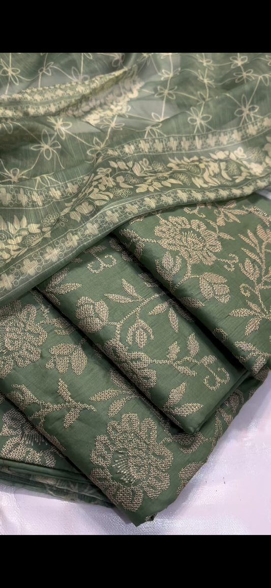 ✨ Graceful Embroidered 3PC Lawn Suit ✨