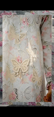 Elegant Butterfly Chicken Kari 3PC
