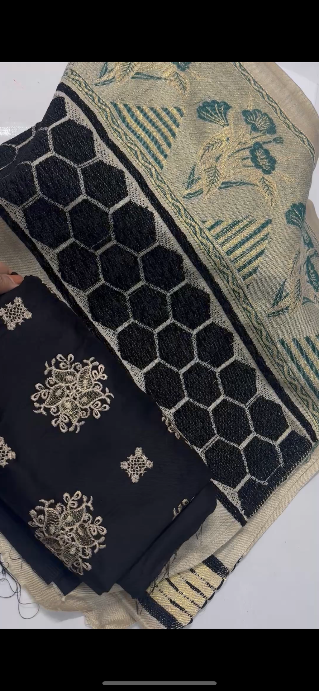 Asim jofa Carlic velvet shawl 3piece