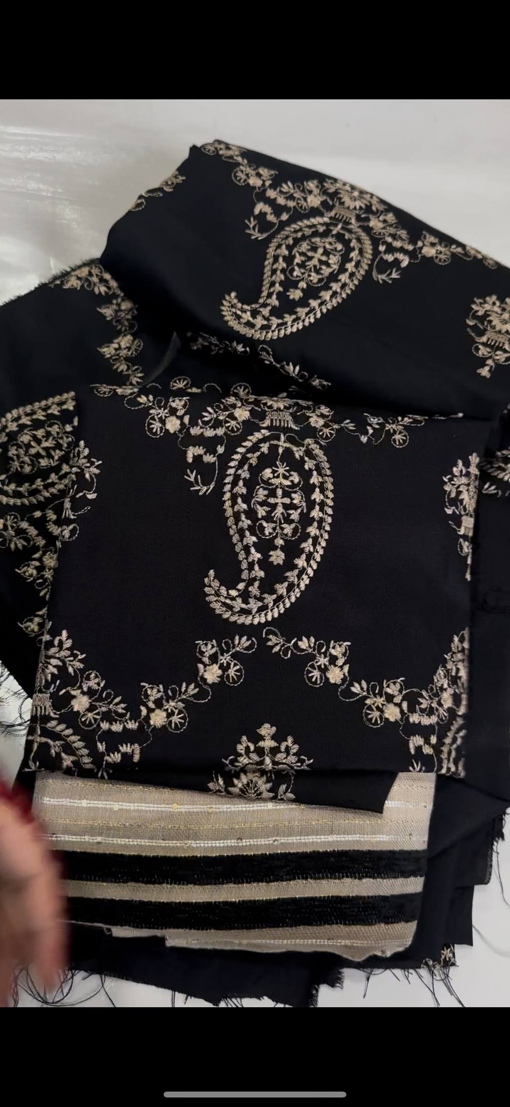 Bareeze Black 3piece Elegent