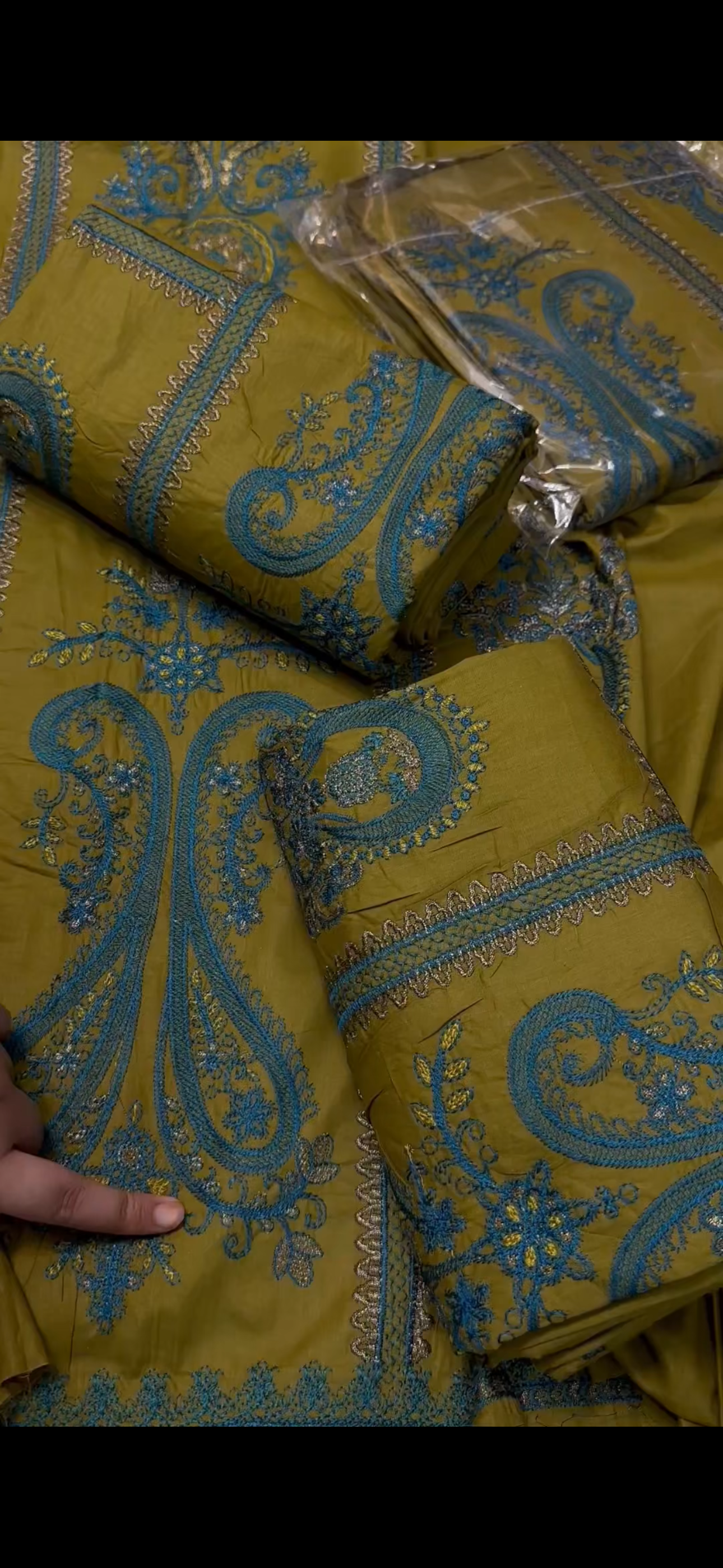 3PC Lawn Printed Suit – Olive Green