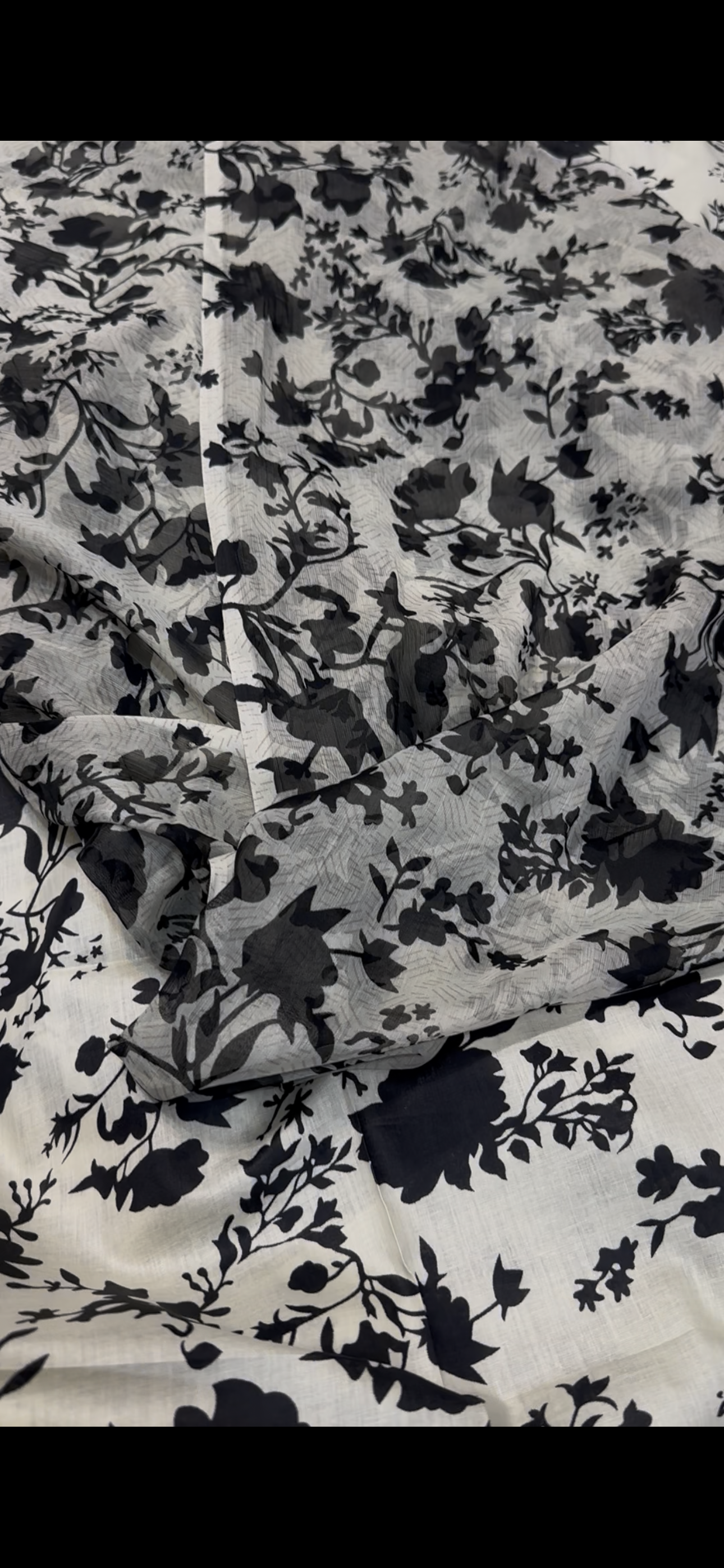 Aneelas Luxury print 2250/-