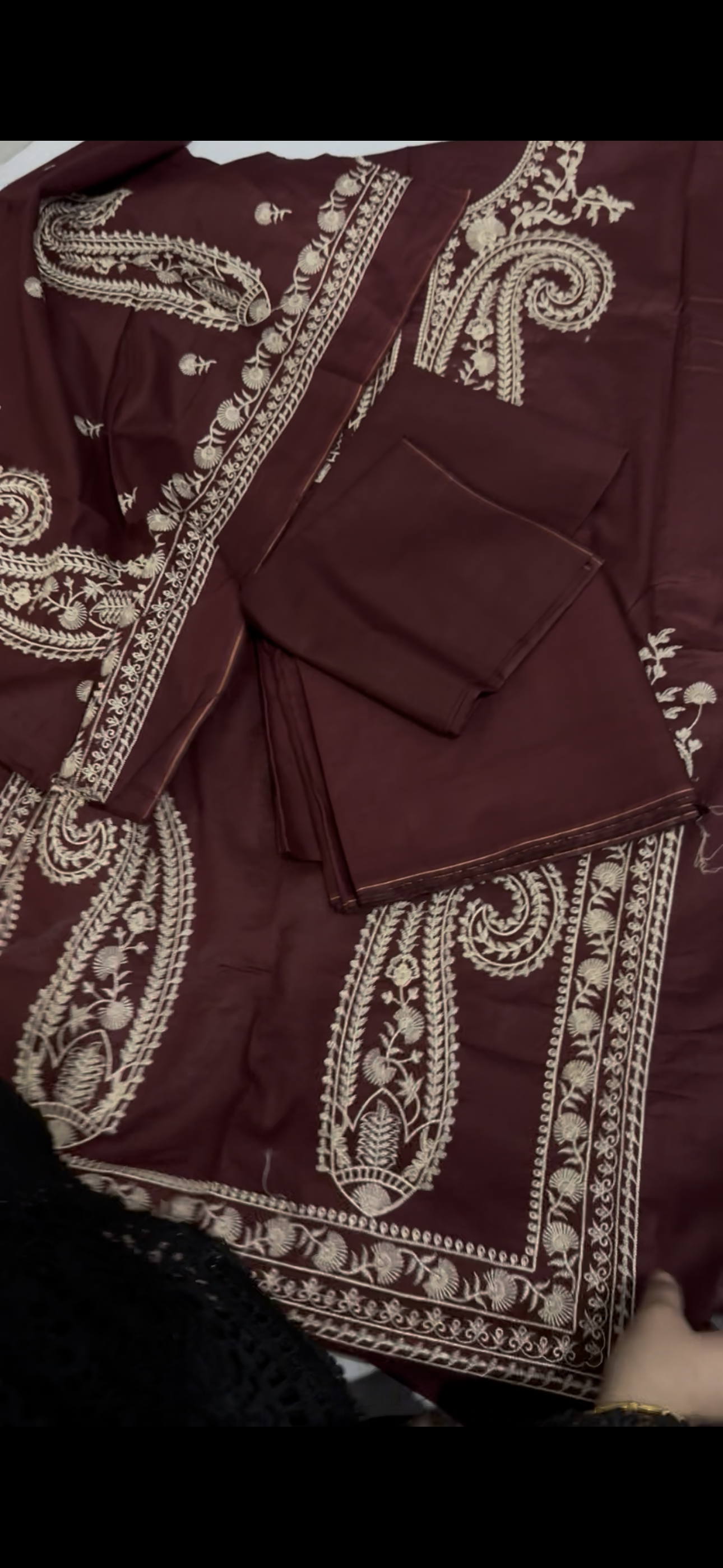 2PC Embroidered Suit – Maroon Elegance