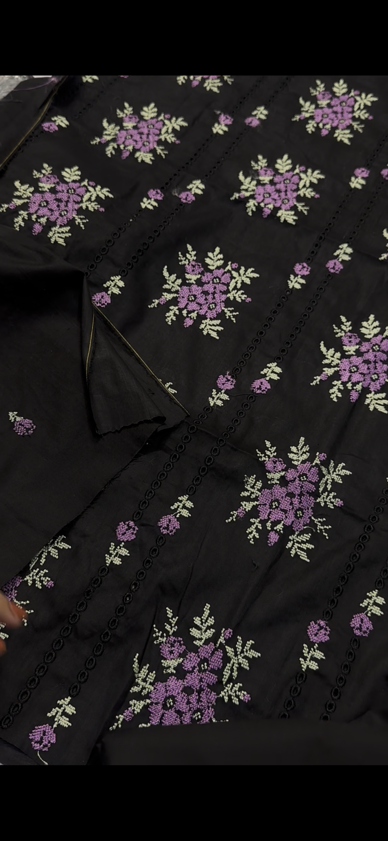Thread Embroidered 2pc