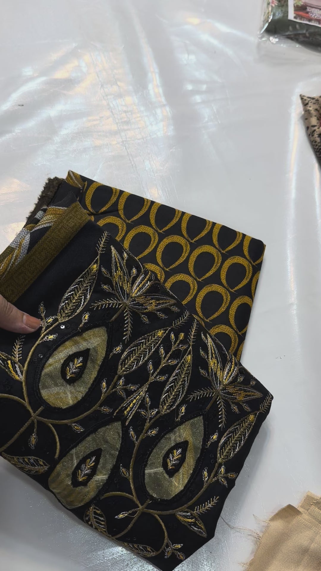 Dhank Luxury 3piece reasonabale