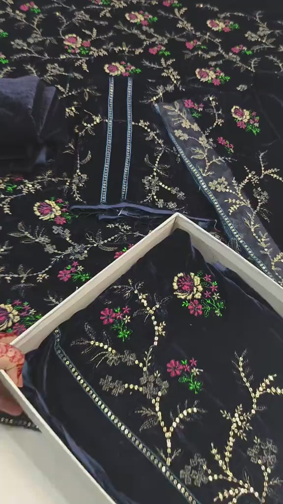 Bareeze velvet 3piece velvet