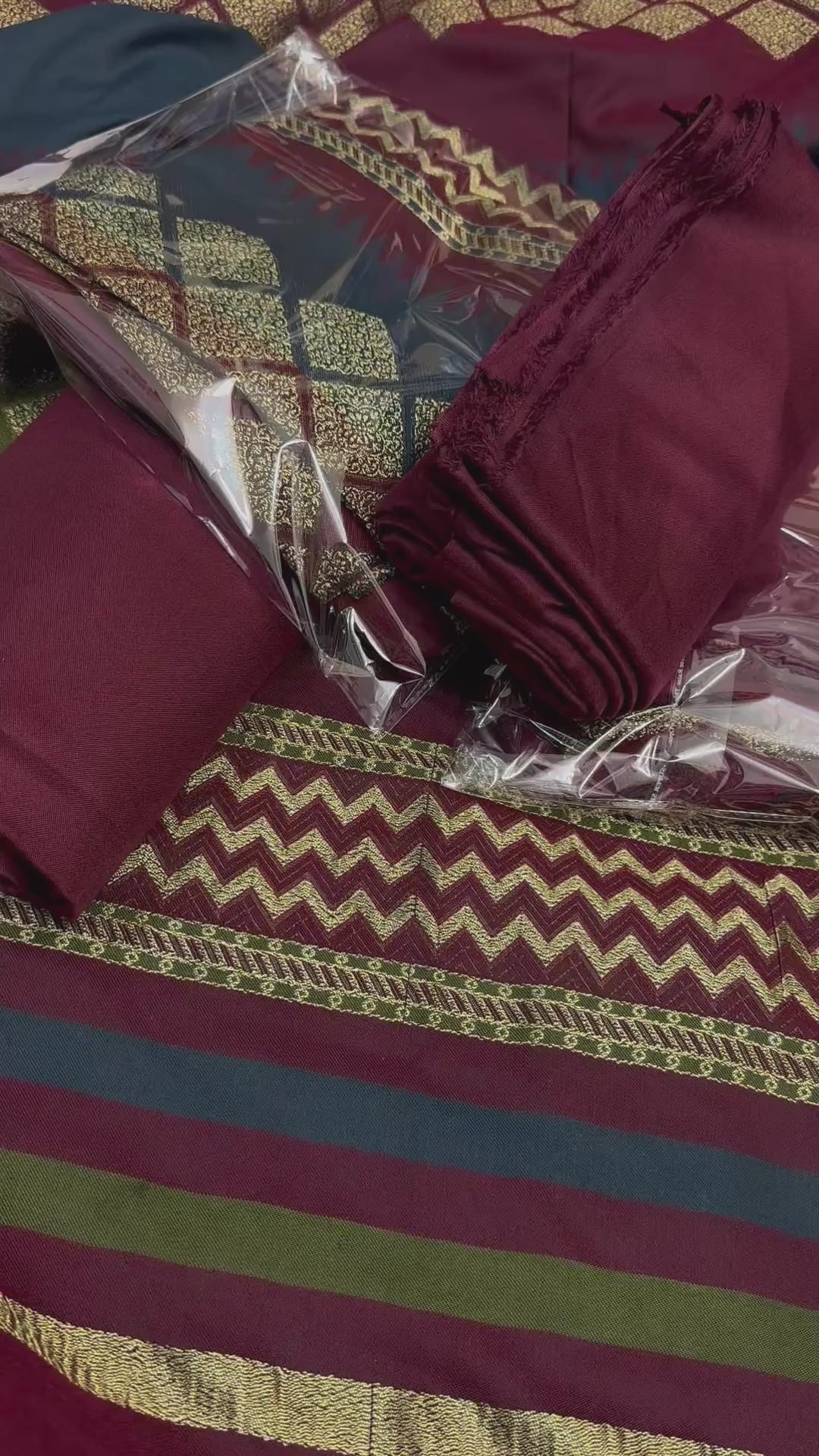 Maroon Jdot all over 3piece