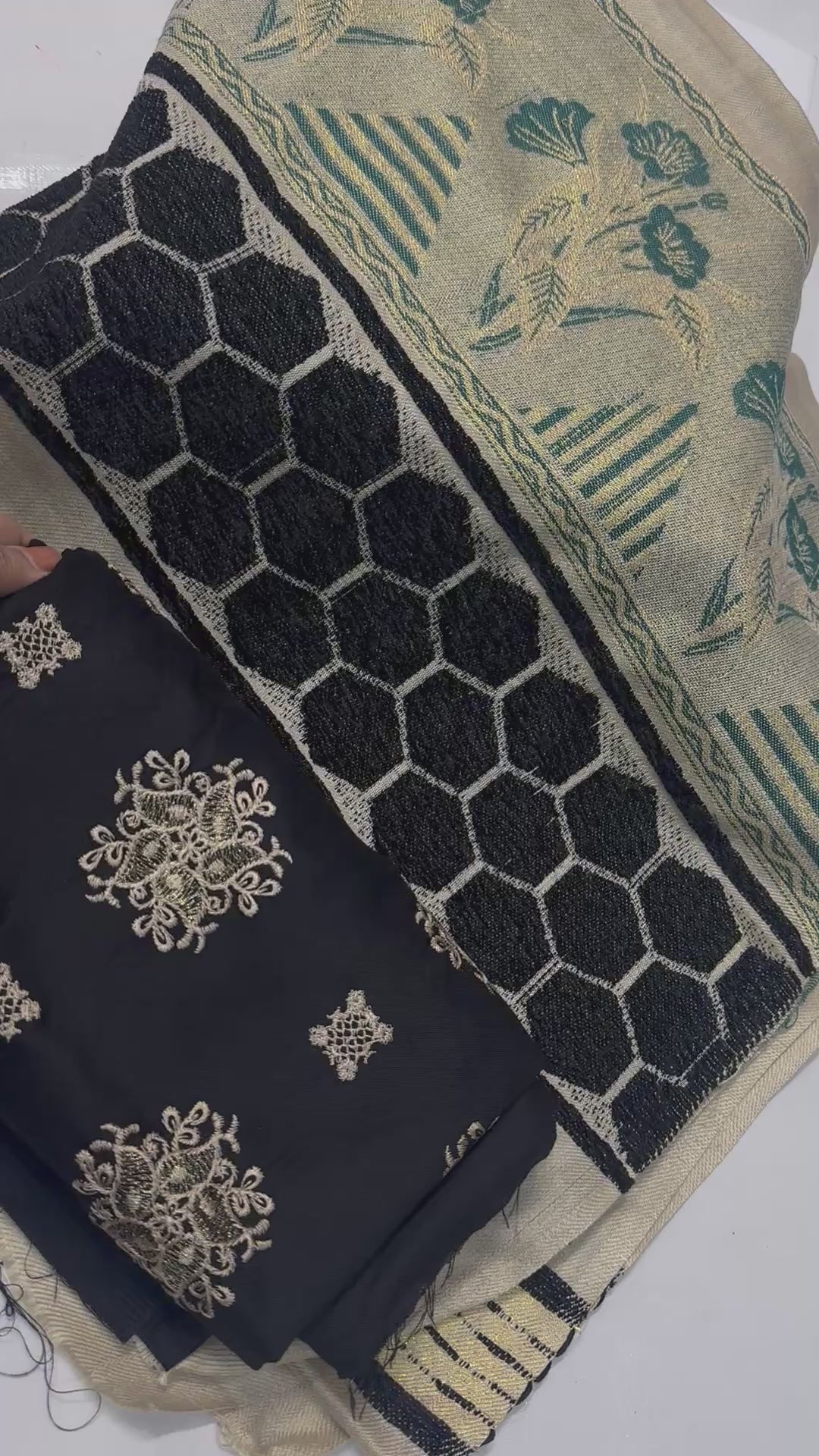 Asim jofa Carlic velvet shawl 3piece