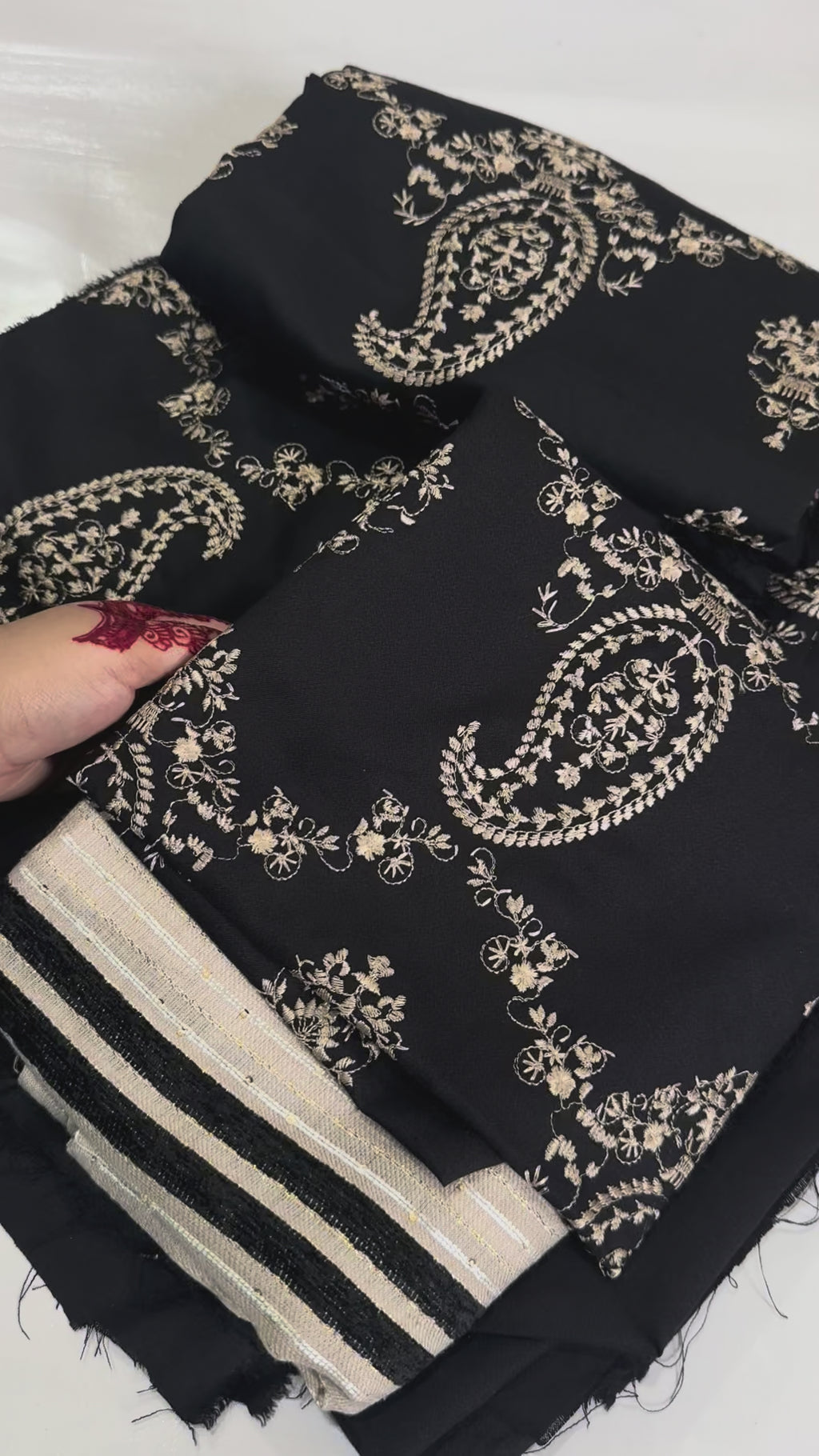 Bareeze Black 3piece Elegent