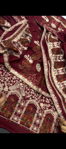 Elegant Maroon Embroidered 3-Piece Suit🪽
