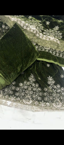 💚✨ Royal Emerald Velvet — A Winter Statement |