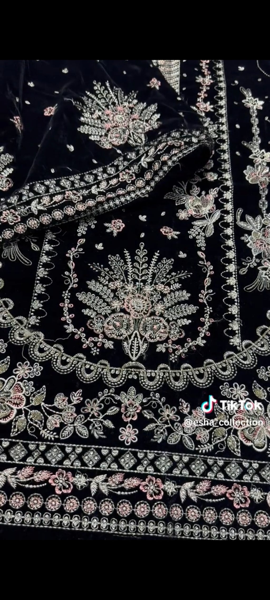 Aneelas hit code Velvet 3piece