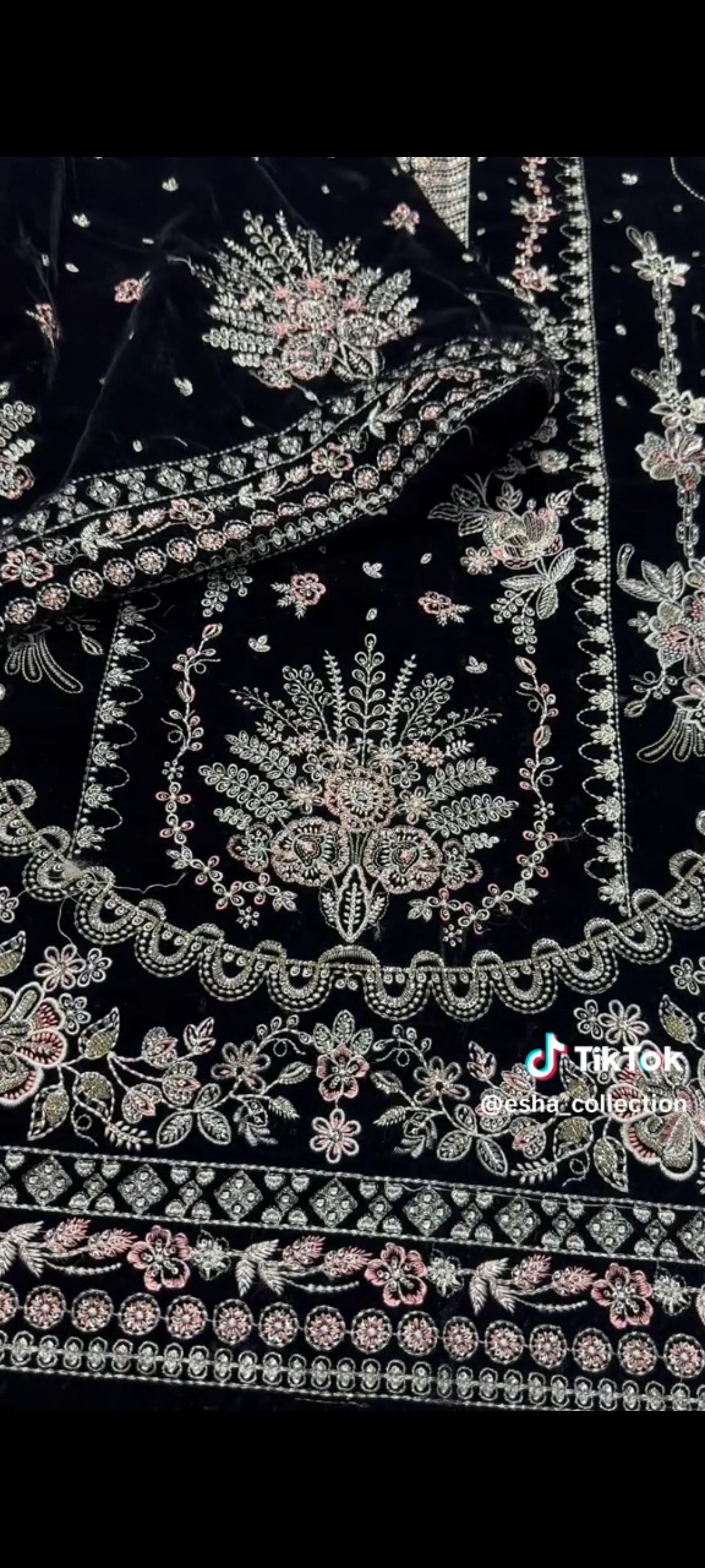 Aneelas hit code Velvet 3piece