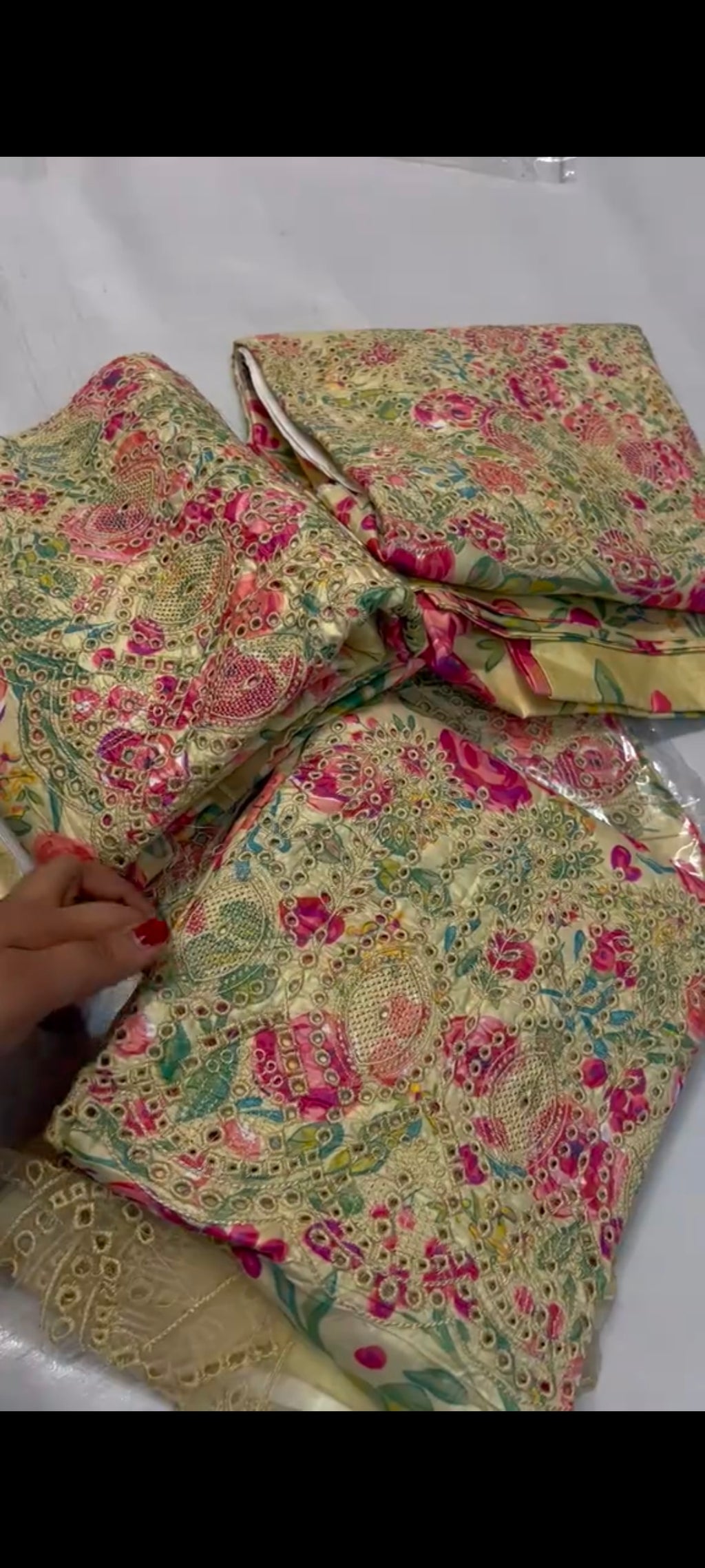 Crsimson Linen demanded