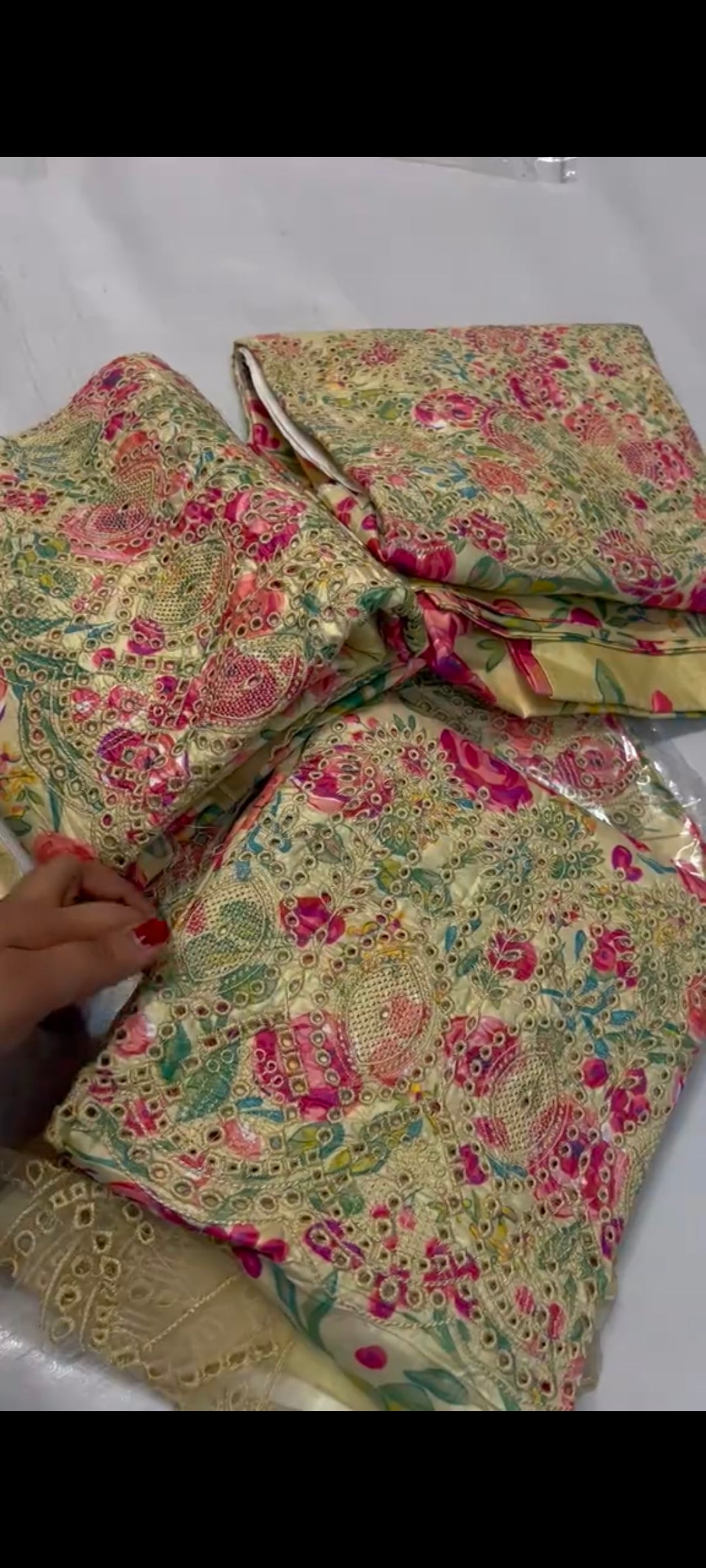 Crsimson Linen demanded