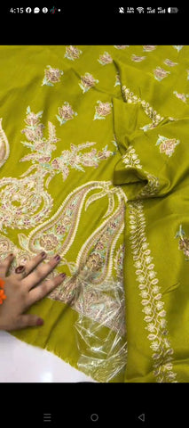 💚 Parrot Green Elegance – 3 Piece Kashmir Wool Suit