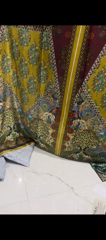 🦚✨ Elegant 2-Piece Silk Peacock Print Suit