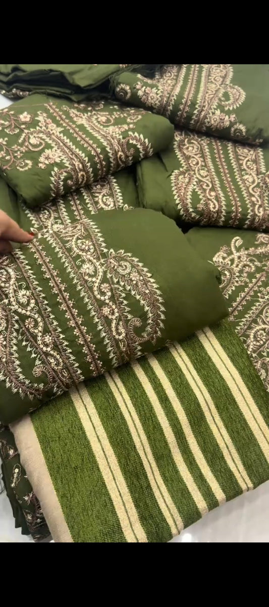 ✨ Olive – 3 Piece Winter Embroidered Suit With Velvet Shawl.