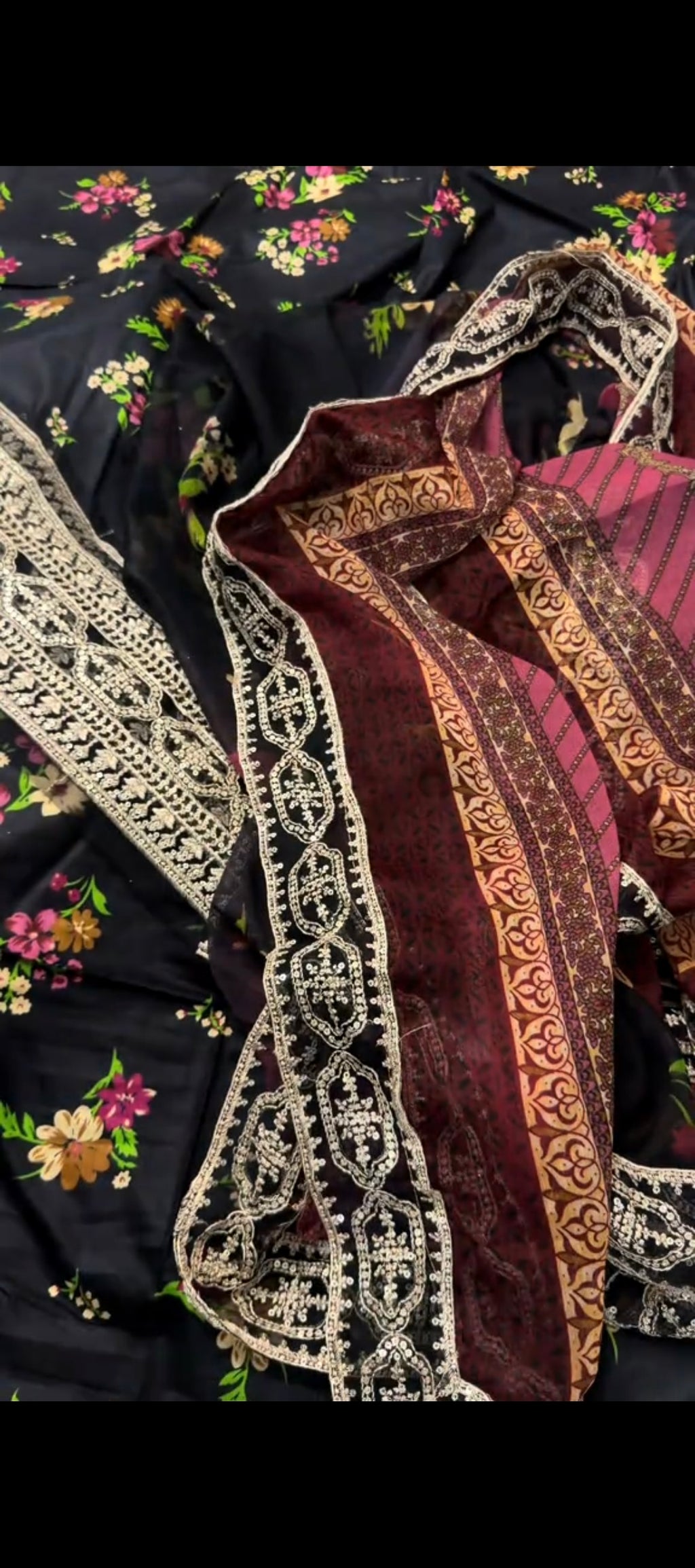 ✨🪿3 pc embroided lawn suit Black