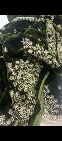 💚✨ Royal Emerald Velvet — A Winter Statement |