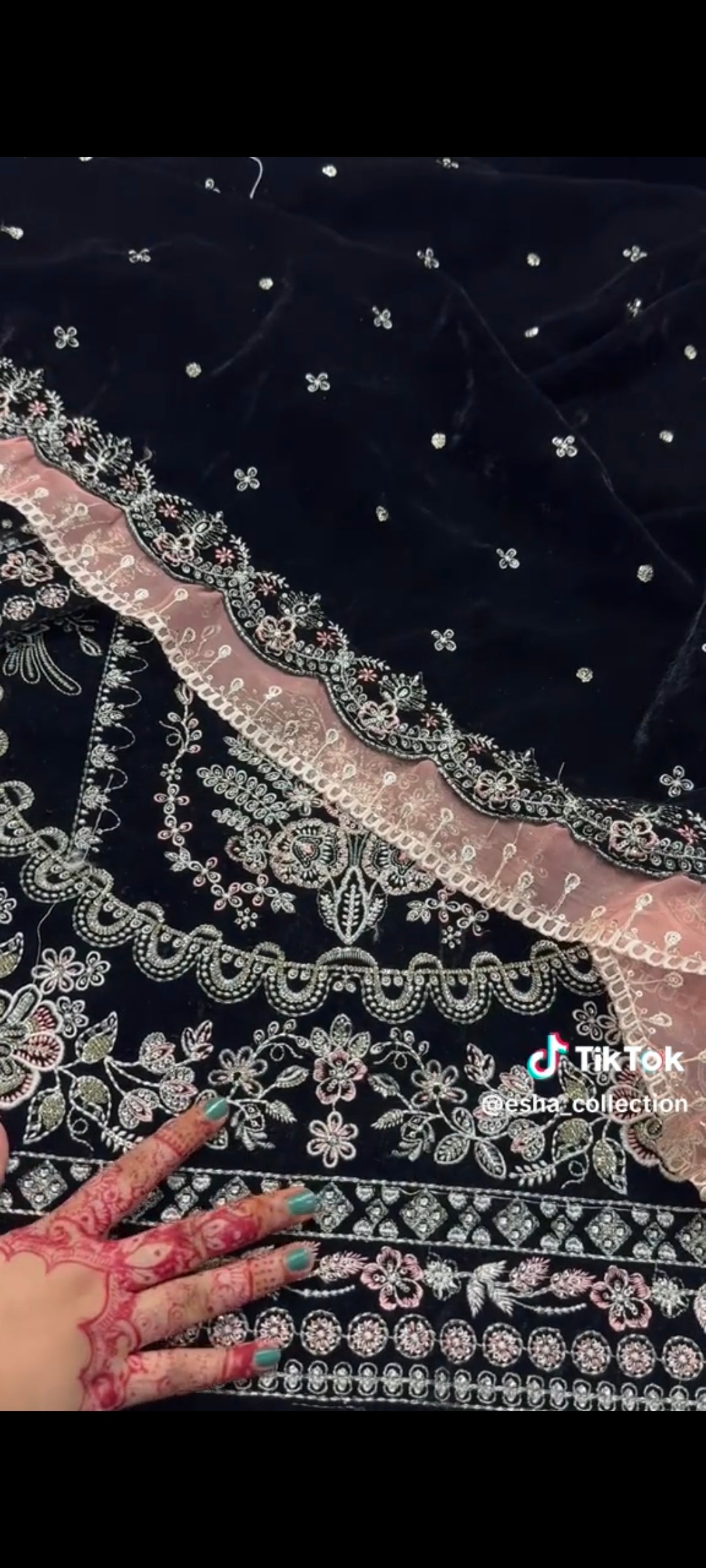 Aneelas hit code Velvet 3piece